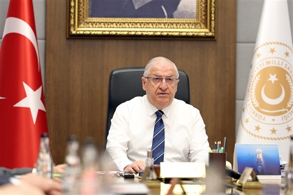 Bakan Güler’den Hakkari Ticaret Odası'na ziyaret