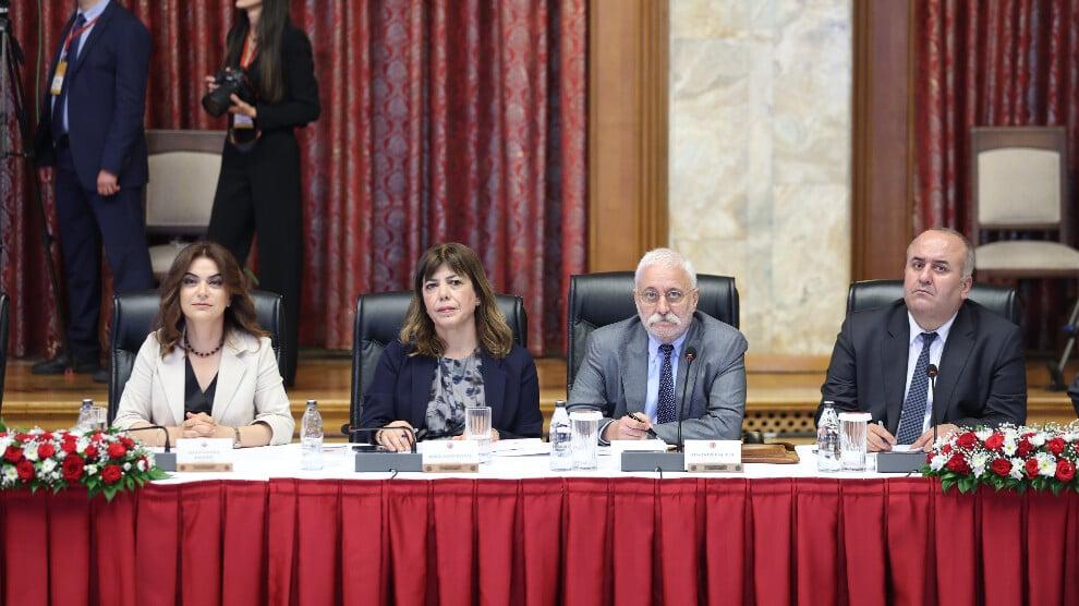 DEM Parti’den Meclis’e Yasal Düzenleme Çağrısı