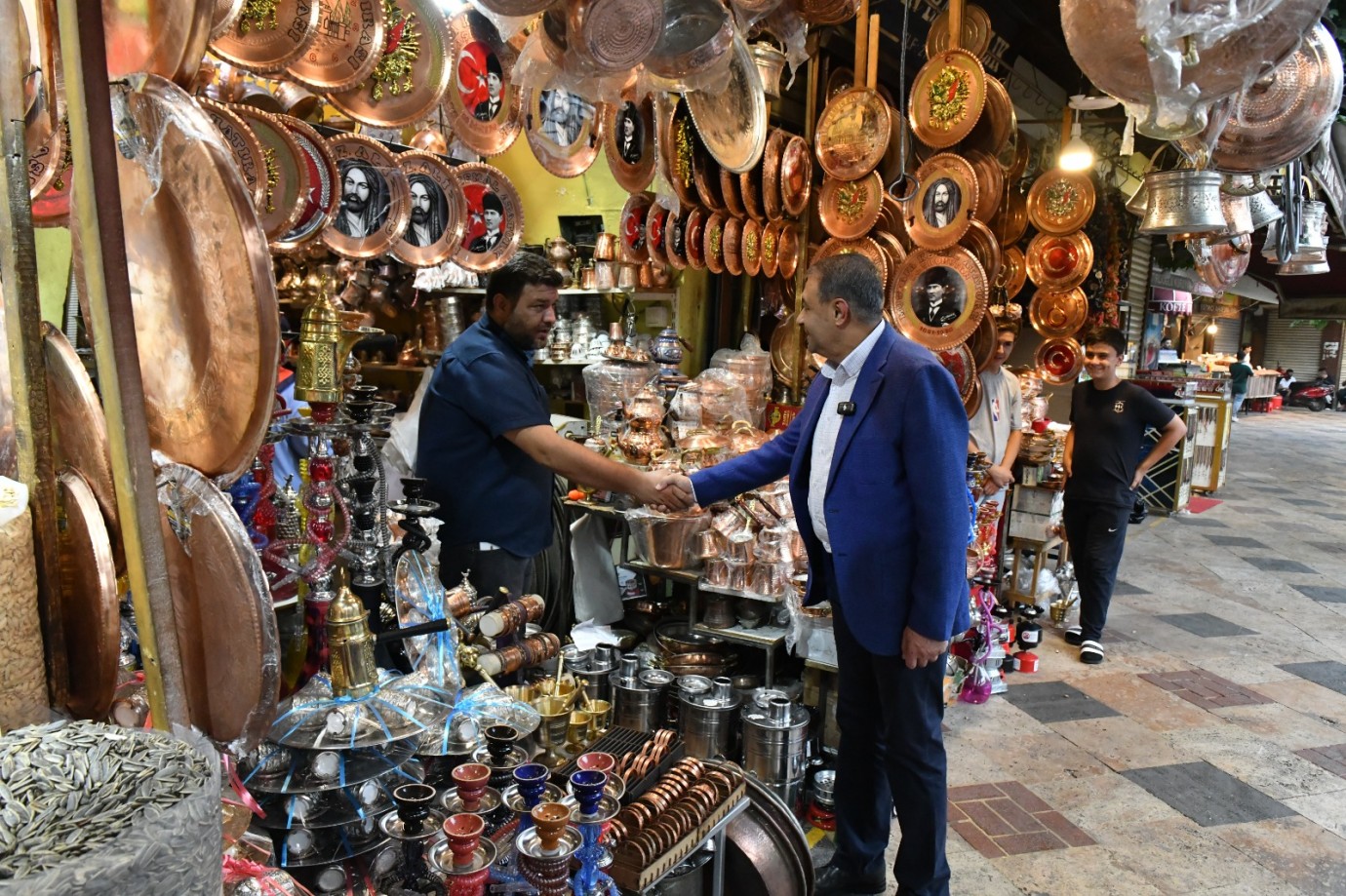 VALİ ŞILDAK’TAN HAŞİMİYE ESNAFINA ZİYARET