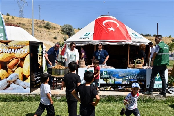 Osmaniye Belediyesi, Recep Tayyip Erdoğan Millet Bahçesi'nde tanıtım otağı kurdu