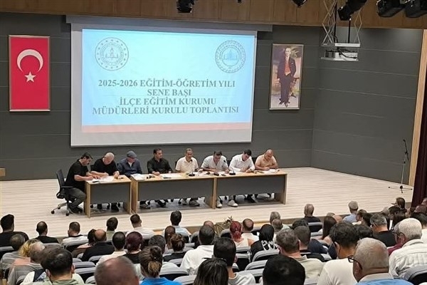 Antakya'da İlçe Eğitim Kurumları Müdürleri Toplantısı gerçekleştirildi