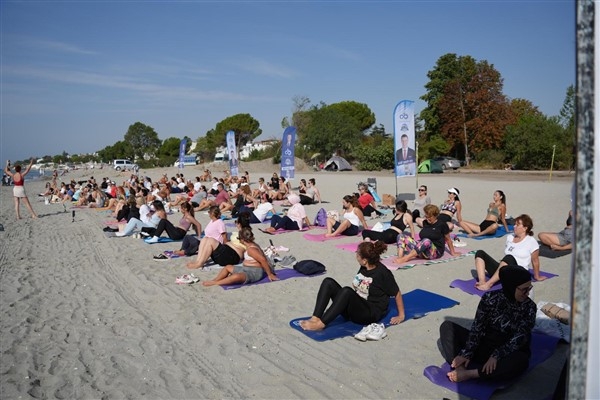 Yenice Sahili'nde yoga etkinliği