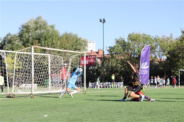 “Zaferden Kurtuluşa Mini Minikler Futbol Şenliği” tamamlandı