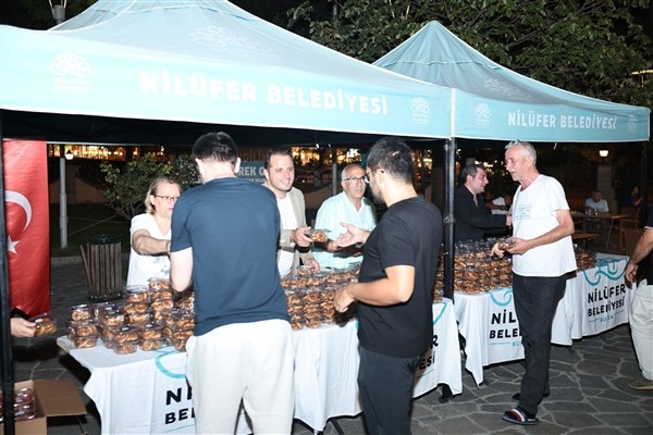 Nilüfer’de vatandaşlara kandil simidi dağıtıldı