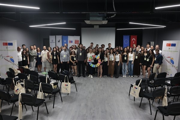 Gençler iklim eylemi için Konak’ta buluştu