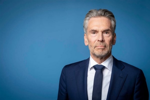 Schoof, Vali Boekhoudt ve Başbakan Eman ile görüştü