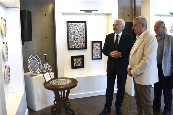 Osmangazi’de “Emeklilikten Bugüne Çini Sergisi” açıldı