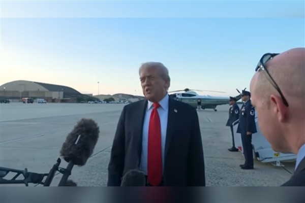 Trump, Yüksek Mahkeme'den 300 bin Venezuelalının sınır dışı edilmesi için izin istedi