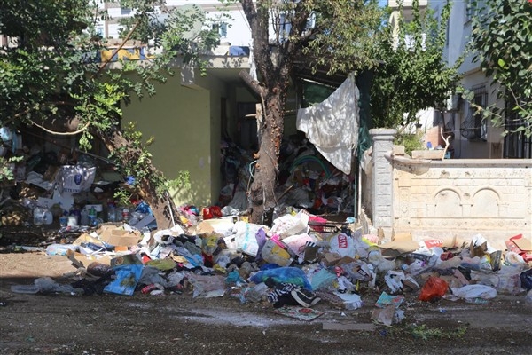 Kepez Belediyesi’nden çöp ev  temizliği