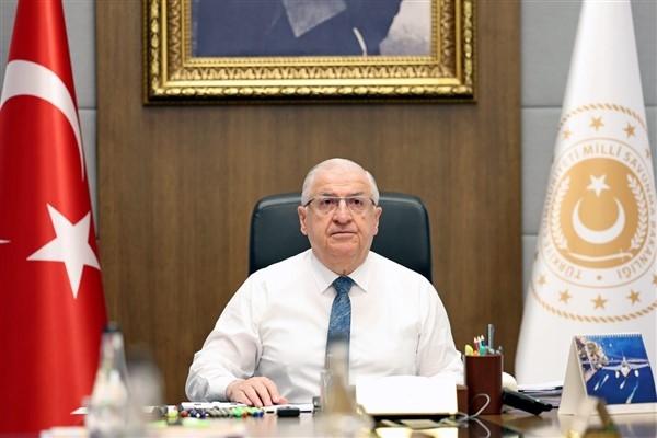 Bakan Güler, Tatlıoğlu ve Deniz Kuvvetleri Komutanlığı personelini kabul etti