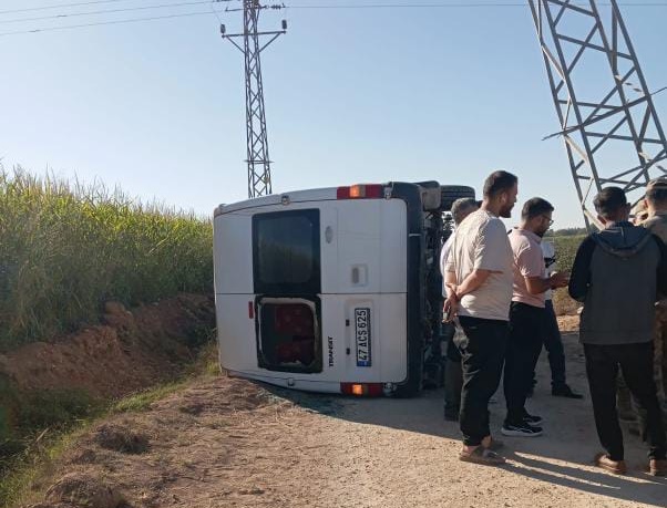 Şanlıurfa’da Öğrenci Servisi Devrildi: 5’i Yaralı