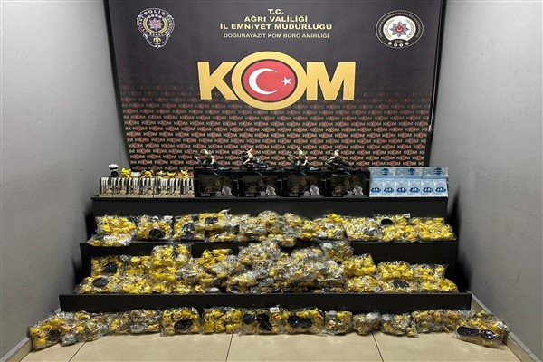 40 milyon TL değerinde kaçak oyuncak ve kalem ele geçirildi