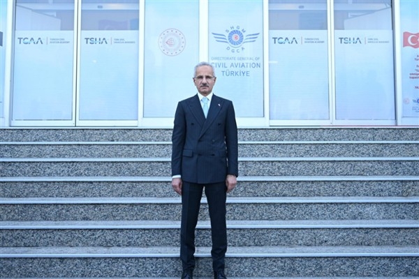 Bakan Uraloğlu'ndan Kurt'a taziye ziyareti