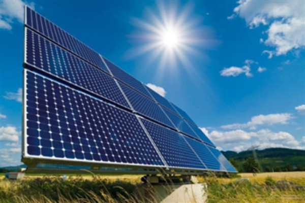 Bulgaristan'ın güneş enerjisi kapasitesinin 2025 yılında 4 GW'ı aşması bekleniyor