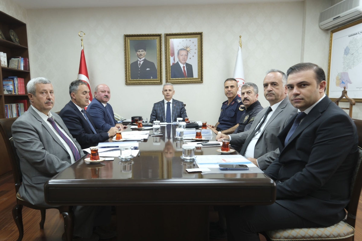 Karaman Valisi Çiçekli, Trafik Güvenliği Toplantısı'na katıldı