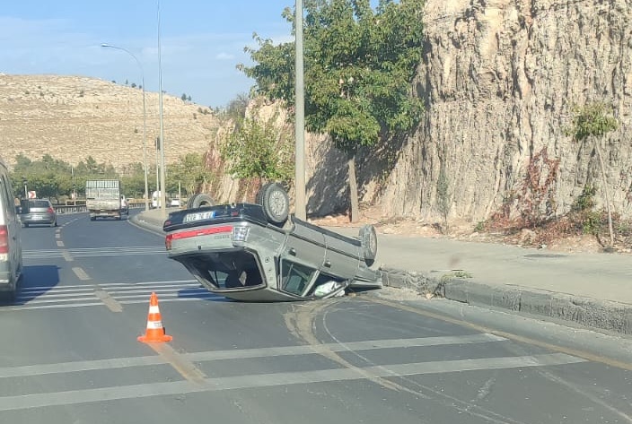 Şanlıurfa’da Feci Kaza: Kontrolden Çıkan Otomobil Takla Attı, 2 Yaralı