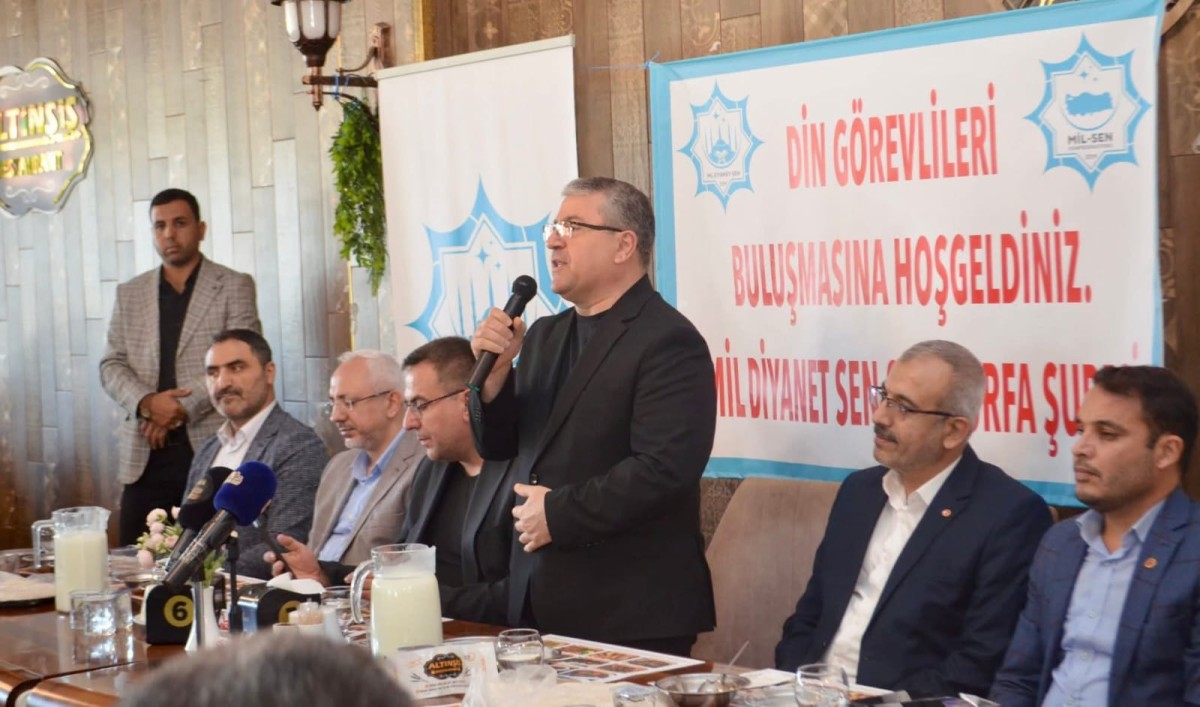 DİN GÖREVLİLERİ MİL DİYANET SEN ÇATISI ALTINDA BİRARAYA GELDİ. 