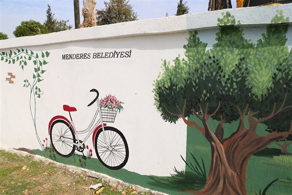 Menderes’te Akçaköy’ün duvarları tuvale dönüştü