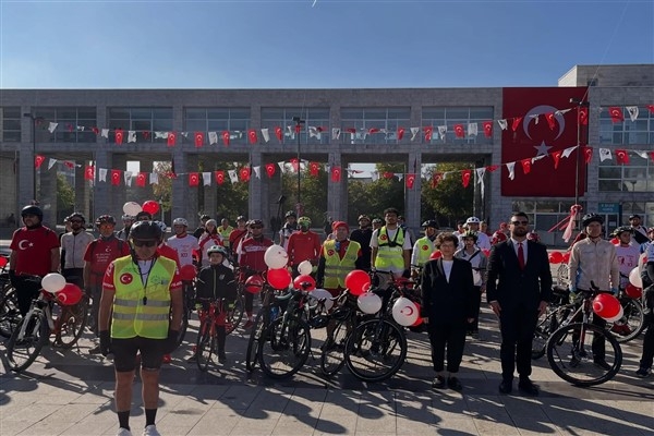 Nilüfer’de Cumhuriyet Bayramı, bisiklet turuyla kutlandı