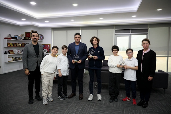 Aliağalı gençler Fibonacci Robot Olimpiyatları'nda 3 dünya birinciliği kazandı