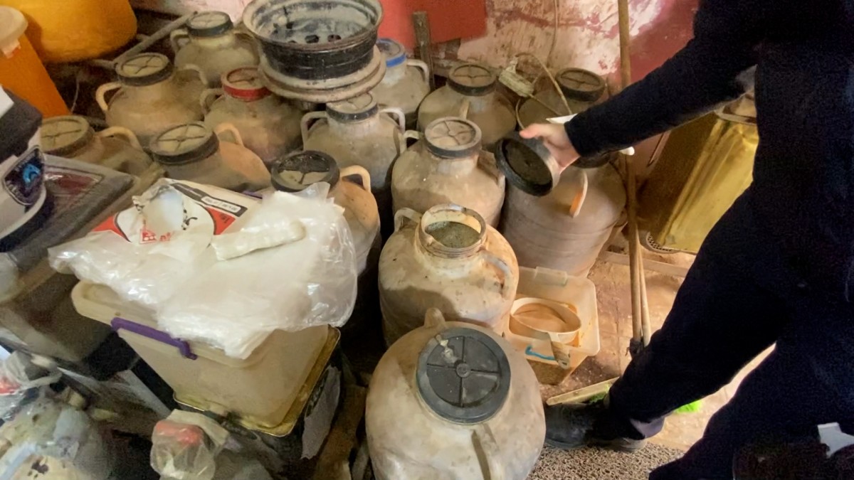 EYYÜBİYE ZABITASI BOZUK GIDALARA EL KOYDU: DÜKKAN TAMAMEN BOŞALTILDI