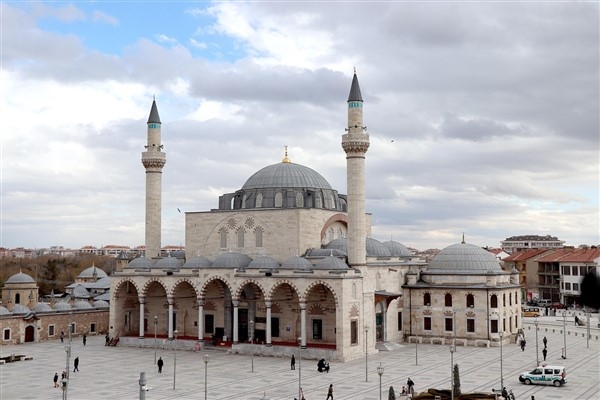 Vali ve belediye başkanlarından Regaip Kandili mesajı