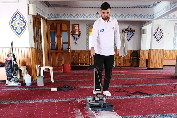 Maltepe’de ibadethanelerde temizlik çalışması başlatıldı