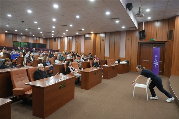 Kartallı kadınlar temel ilk yardım eğitimi aldı
