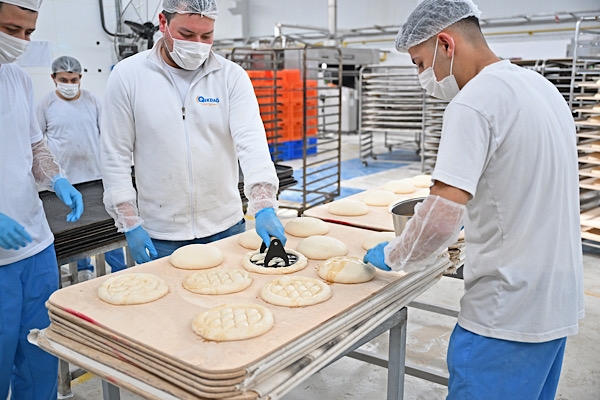 Antalya’da Halk Ekmek pide satış programı açıklandı