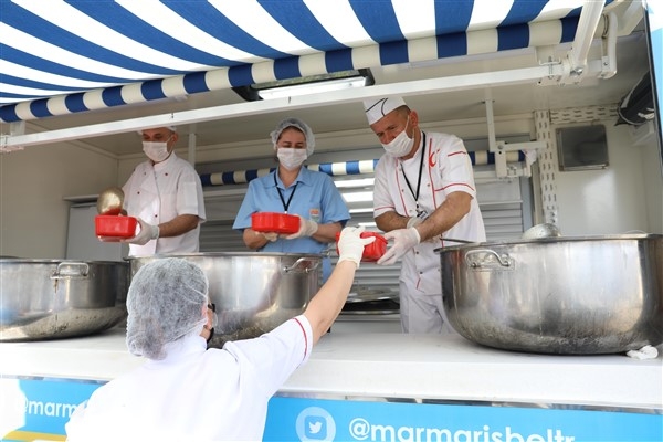 Marmaris’te Ramazan boyunca günlük sıcak yemek dağıtımı