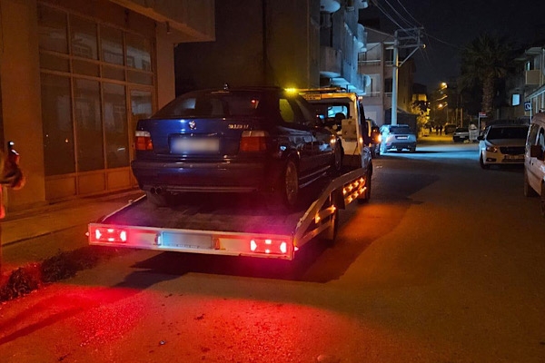 Sakarya’da sanayi sitesinde drift atan sürücülere ceza kesildi