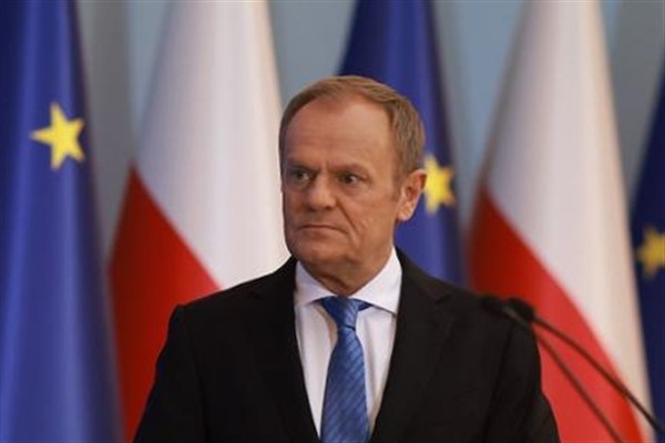 Tusk: Dostlarımızla birlikte silahlanıyoruz
