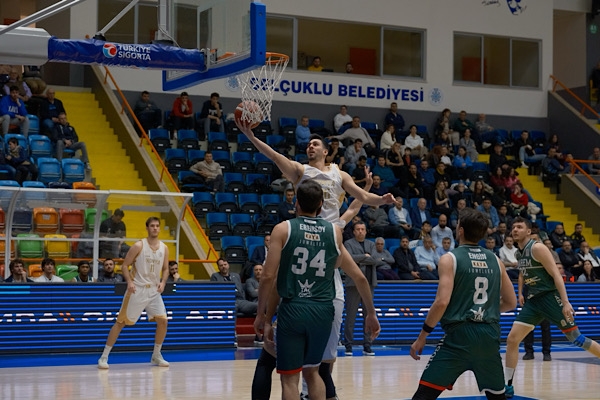 Konya Büyükşehir Belediyespor haftayı galibiyetle kapattı