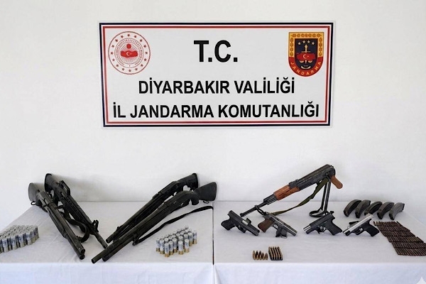 Diyarbakır’da silah kaçakçılığı operasyonu