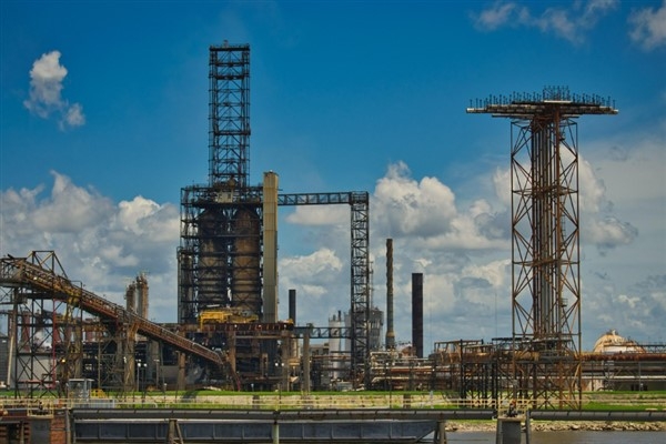 Brent petrol 90 dolar çevresinde tutunmaya çalışıyor
