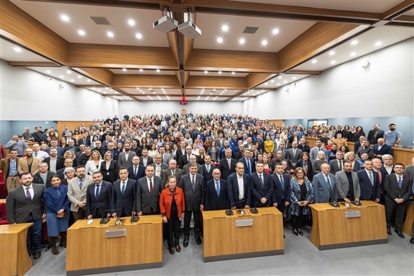 Başkan Tugay, belediye personeliyle bayramlaştı