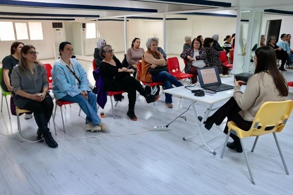 Konak’ta bağımlılıkla mücadele eğitimleri sürüyor