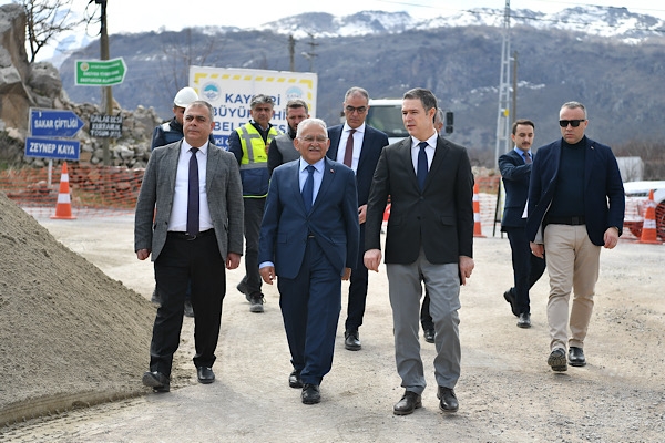 Başkan Büyükkılıç, Sakarçiftliği Mahallesi’nde yürütülen çalışmaları inceledi
