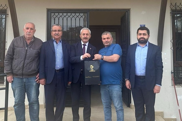 İzmit Belediyesi heyeti, muhtarları ziyaret etti