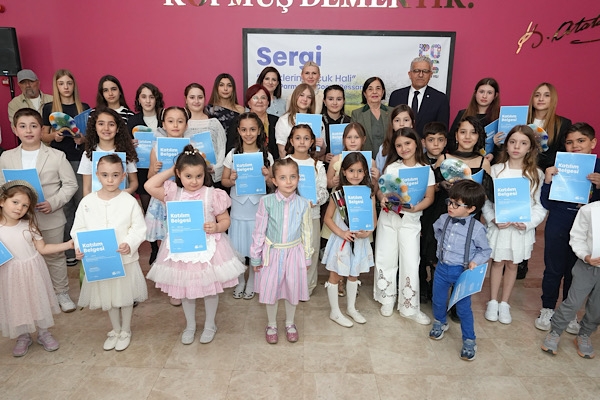 Eskişehir’de “Renklerin Çocuk Hali&Prime; sergisi açıldı