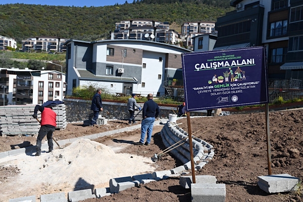 Gemlik’te yeşil alan ve peyzaj çalışmaları yürütülüyor