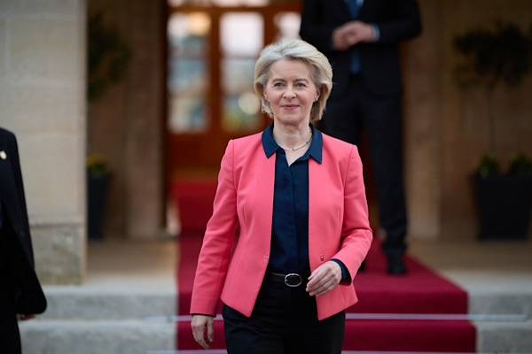 Leyen: Slovenya ve Avrupa için iş birliğimizi dört gözle bekliyoruz