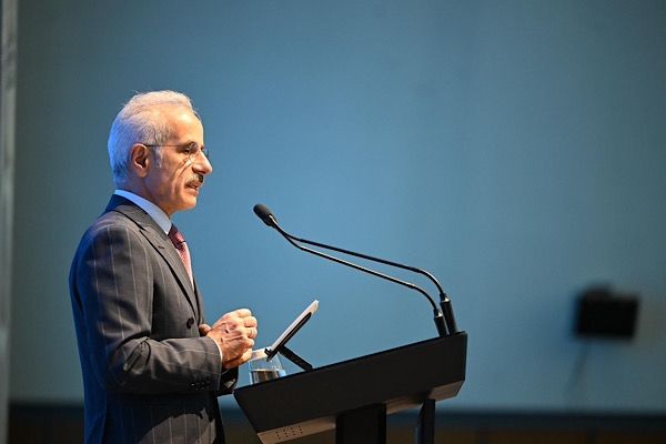 Uraloğlu: Hizmetlerimizi hayata geçirirken tarihi mirasa sahip çıkıyoruz