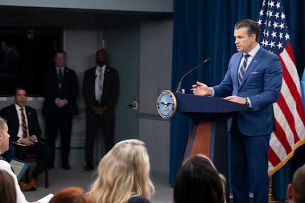 Hegseth: Hatırlamamızla, gençliklerinin bedeliyle yaktıkları ebedi ateşi koruyoruz