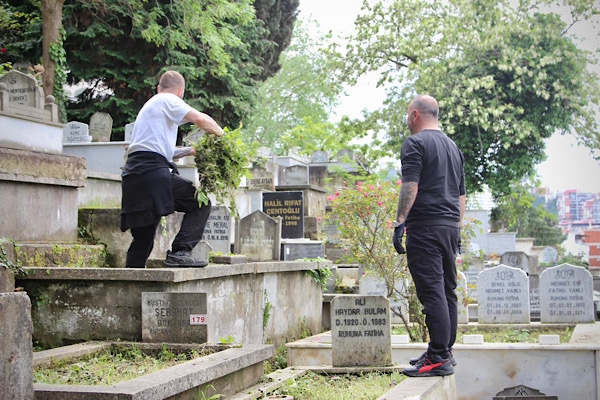 Giresun’da bayram öncesi mezarlıklarda bakım ve temizlik çalışması yürütüldü
