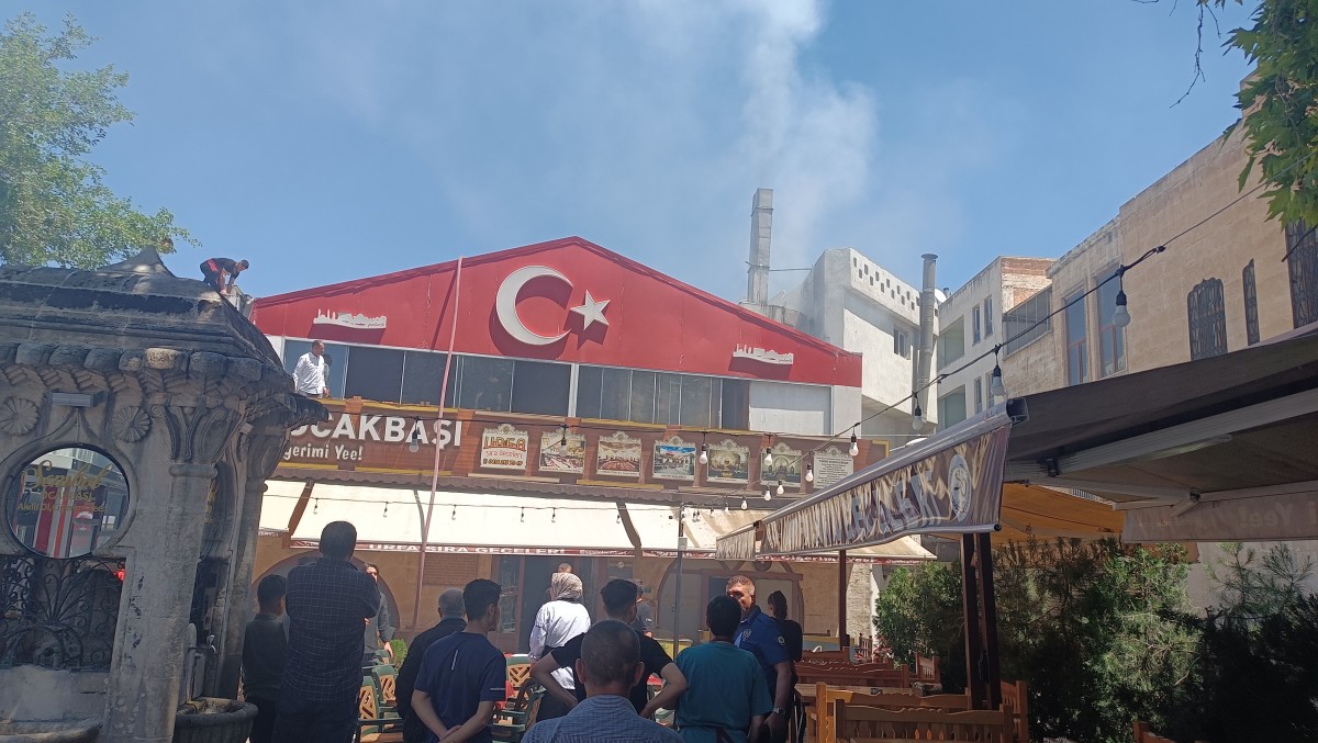 Şanlıurfa’da Ocakbaşında Korkutan Yangın! İtfaiye Ekipleri Seferber Oldu

