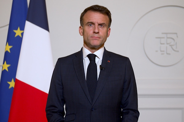Macron, Demokratik Kongo Cumhuriyeti Devlet Başkanı Tshisekedi ile görüştü