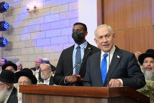 Netanyahu: İran'daki terör rejiminin temelleri sarsıldı