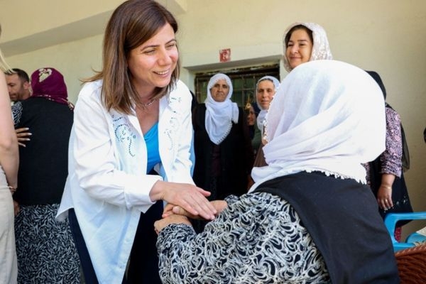 Eşbaşkan Bucak, Ergani'de vatandaşlarla buluştu