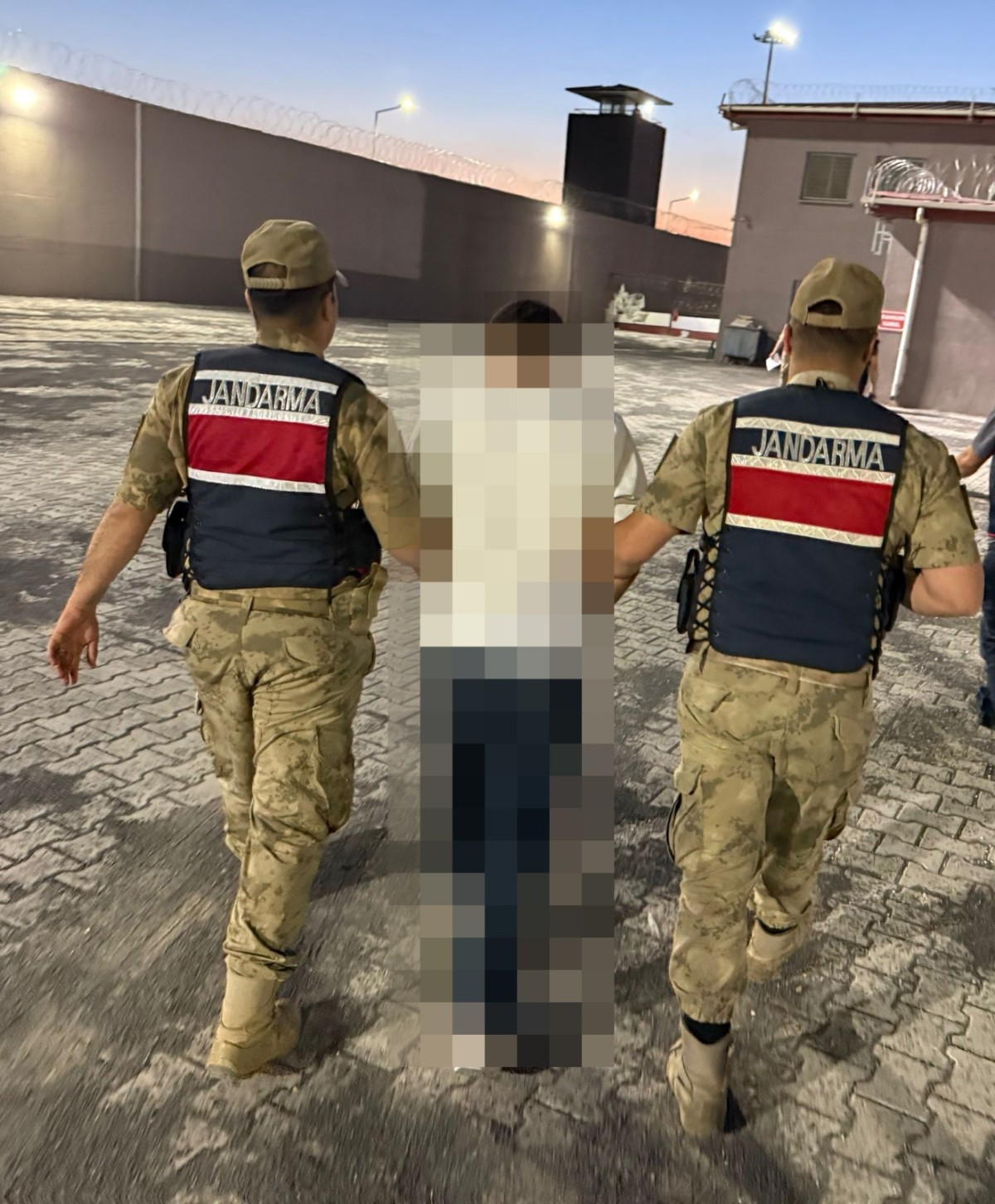 Karaköprü’de Hapis Cezası Bulunan Firari Yakalandı